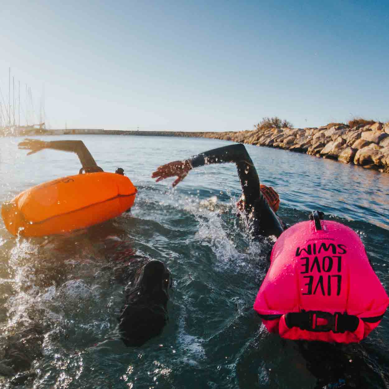 Schwimmbojen für sicheres Freiwasserschwimmen